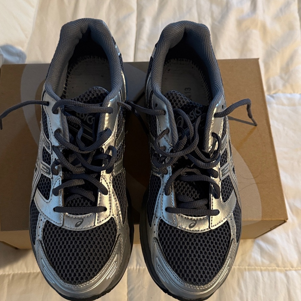 ASICS Men's Silver and Gray Athletic Shoes - Picture 6 of 8
